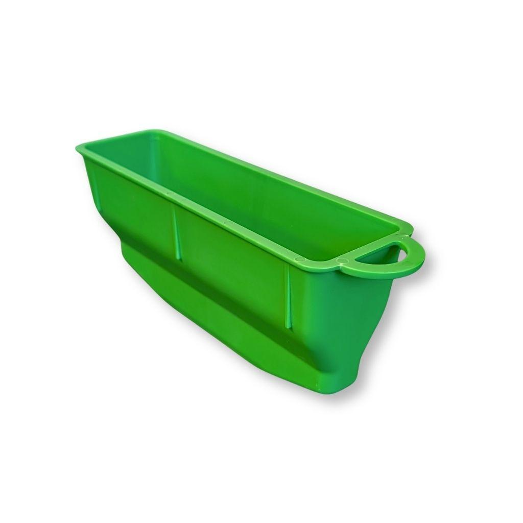 Imbuto in plastica verde per versamento alimenti apistici